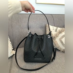 Michael Kors Suri Bucket Bag Crossbody